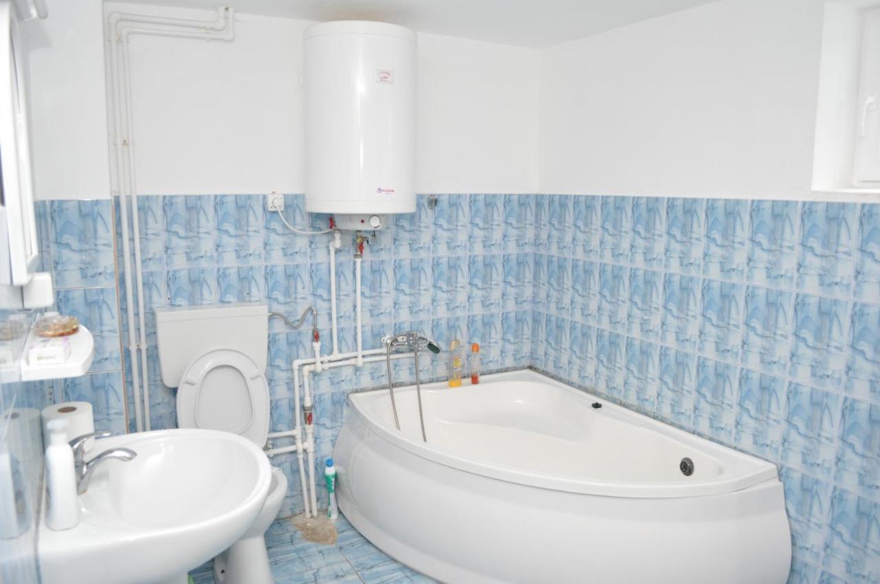 ホテル Casa Verde Rîu de Mori エクステリア 写真