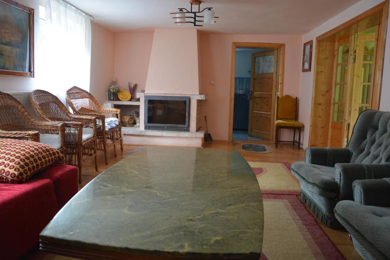 ホテル Casa Verde Rîu de Mori エクステリア 写真